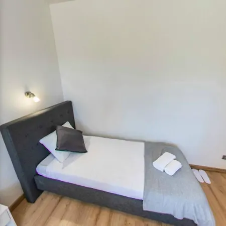 Alojamento de Acomodação e Pequeno-almoço Sobe Burnum Vrbnik (Sibenik-Knin)