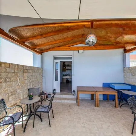 Sobe Burnum Alojamento de Acomodação e Pequeno-almoço Vrbnik (Sibenik-Knin)