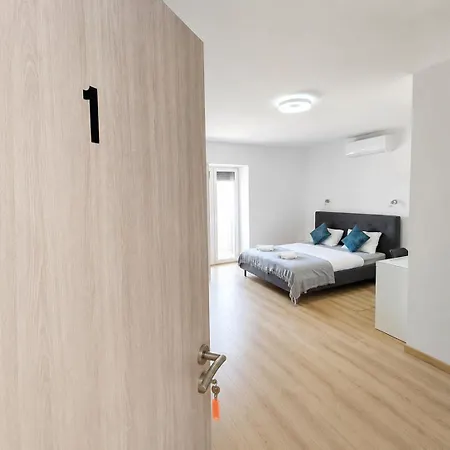 Bed and Breakfast Sobe Burnum Vrbnik (Sibenik-Knin)